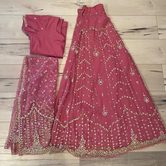 Women’s Indian 3 Piece Pink with Metali Sequin Top & Pants w Matching Wrap-Large - Picture 1 of 15